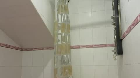 julia_giulia online show from 11.05.25