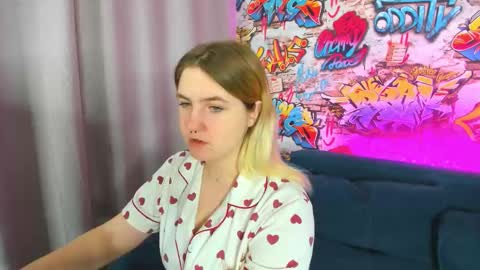 Julia Jips online show from 09.13.25
