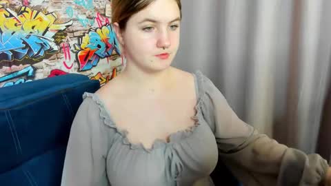 Julia Jips online show from 10.14.25