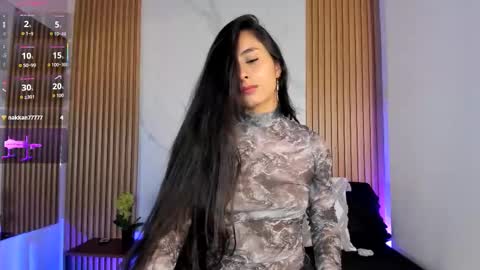 J U L IA   M A R T I N E Z online show from 03.13.26
