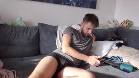 julia_official online show from 10.29.25