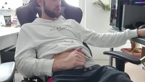 julia_official online show from 02.05.26