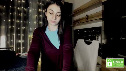 Snapshot of julia_t_mog chatting on 02.11.25 julia_t_mog online show from 02.11.25