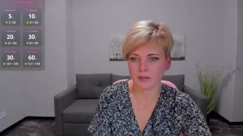 Snapshot of julia_wilsons chatting on 12.10.24 Julia online show from 12.10.24