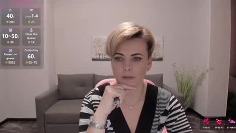 Snapshot of julia_wilsons chatting on 12.13.24 Julia online show from 12.13.24