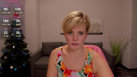 Snapshot of julia_wilsons chatting on 12.16.24 Julia online show from 12.16.24