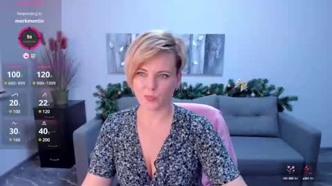 Snapshot of julia_wilsons chatting on 01.05.25 Julia online show from 01.05.25