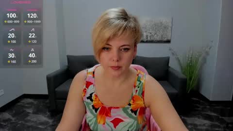 Snapshot of julia_wilsons chatting on 01.07.25 Julia online show from 01.07.25