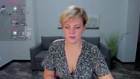 Snapshot of julia_wilsons chatting on 01.14.25 Julia online show from 01.14.25