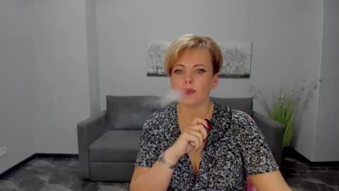 Snapshot of julia_wilsons chatting on 01.28.25 Julia online show from 01.28.25