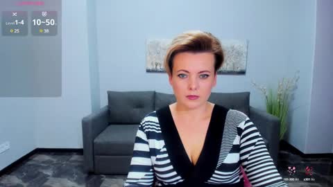 Snapshot of julia_wilsons chatting on 02.07.25 Julia online show from 02.07.25