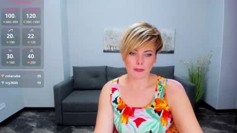 Snapshot of julia_wilsons chatting on 02.08.25 Julia online show from 02.08.25