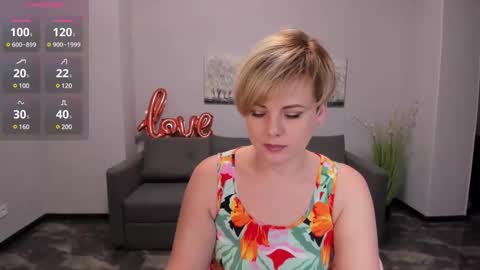 Snapshot of julia_wilsons chatting on 02.12.25 Julia online show from 02.12.25