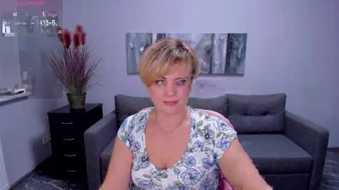 Snapshot of julia_wilsons chatting on 02.28.25 Julia online show from 02.28.25