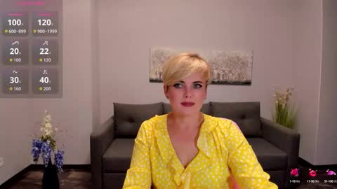 Snapshot of julia_wilsons chatting on 09.17.25 Julia online show from 09.17.25