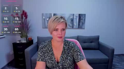 Snapshot of julia_wilsons chatting on 10.21.25 Julia online show from 10.21.25