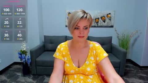 Snapshot of julia_wilsons chatting on 11.01.25 Julia online show from 11.01.25