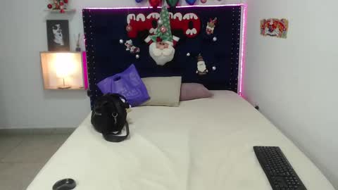 Snapshot of juliabust1 chatting on 12.22.24 Julia online show from 12.22.24