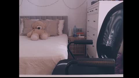 julialiones online show from 05.27.26