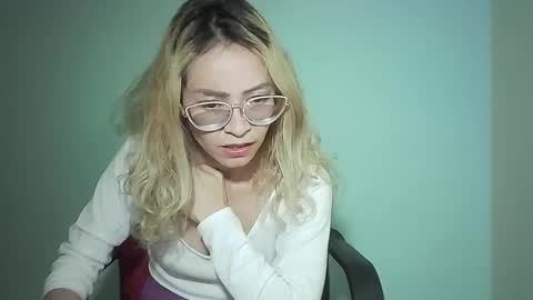 JuliaMack online show from 02.06.25