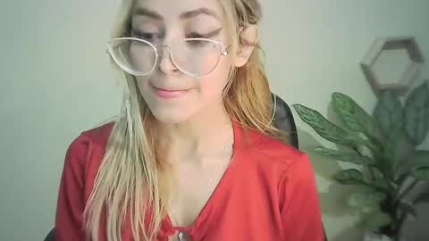 JuliaMack online show from 03.01.25