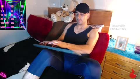 Julian online show from 02.08.25