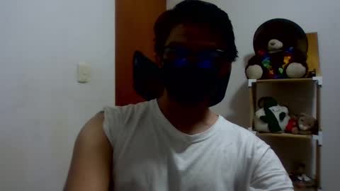 Julian Mora online show from 03.05.25