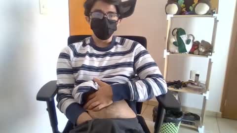 Julian Mora online show from 03.05.25