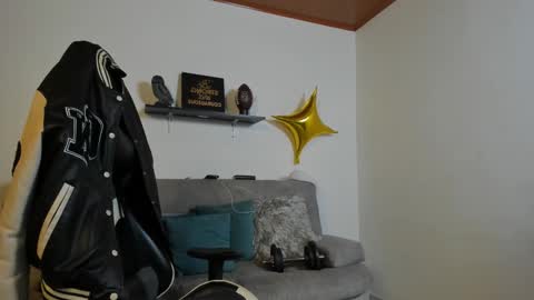 julian_wallace online show from 10.18.25