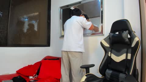 julian_wallace online show from 02.07.26