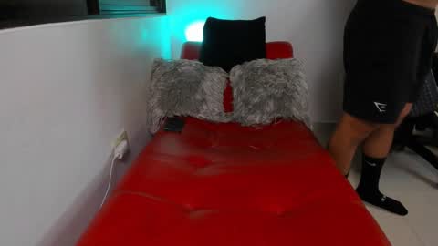 julian_wallace online show from 03.24.26