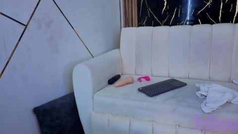 juliana23_pm online show from 04.14.26
