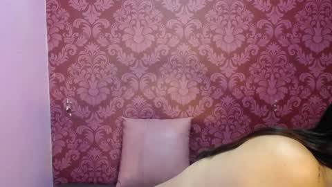 Juli online show from 10.18.25