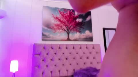 Snapshot of julianaa_castro chatting on 01.15.25 JULIANA CASTRO online show from 01.15.25