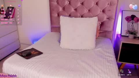 Snapshot of julianaarboleda chatting on 02.05.25 Juli online show from 02.05.25