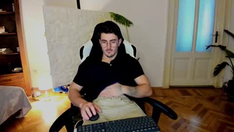 Snapshot of juliandylan chatting on 12.07.24 JulianDylan online show from 12.07.24