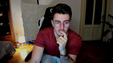 Snapshot of juliandylan chatting on 12.08.24 JulianDylan online show from 12.08.24