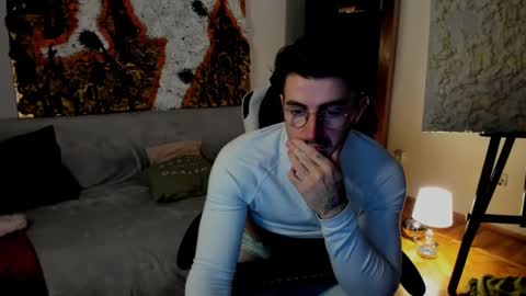 Snapshot of juliandylan chatting on 12.12.24 JulianDylan online show from 12.12.24
