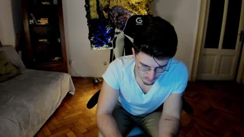 Snapshot of juliandylan chatting on 01.10.25 JulianDylan online show from 01.10.25