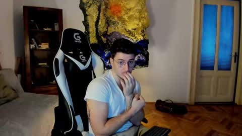 Snapshot of juliandylan chatting on 01.10.25 JulianDylan online show from 01.10.25