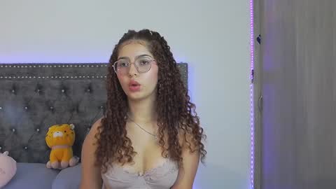 Juliane online show from 12.17.24