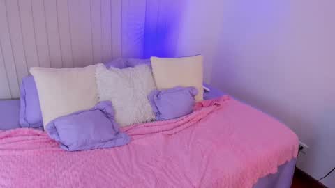 Julianne online show from 02.04.25