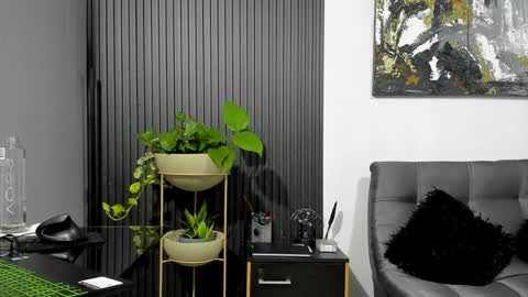 Snapshot of juliansexxx16 chatting on 12.31.24 Julian online show from 12.31.24