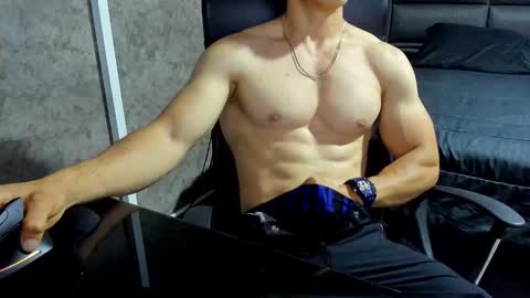 Snapshot of juliansexxx16 chatting on 10.21.25 Julian online show from 10.21.25