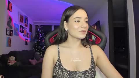 Snapshot of julidavila chatting on 01.17.26 Jeimy Help me to reach 100 thumbs up online show from 01.17.26