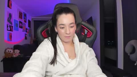 Snapshot of julidavila chatting on 02.03.26 Jeimy Help me to reach 100 thumbs up online show from 02.03.26