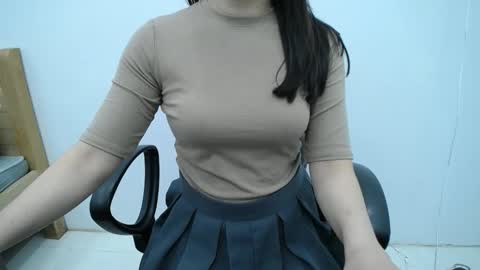 julie9x online show from 12.17.25