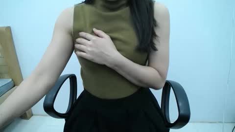 julie9x online show from 12.18.25