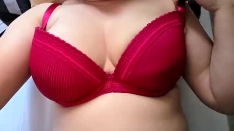 Julie online show from 04.20.26