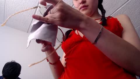 Snapshot of julie_autmn_ chatting on 01.12.25 yules online show from 01.12.25